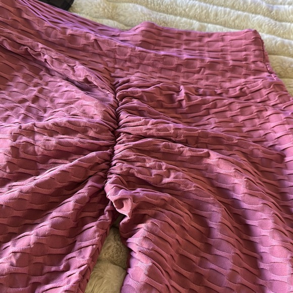 Two pairs, size small/medium booty poppin ticktock famous leggings - Picture 5 of 5